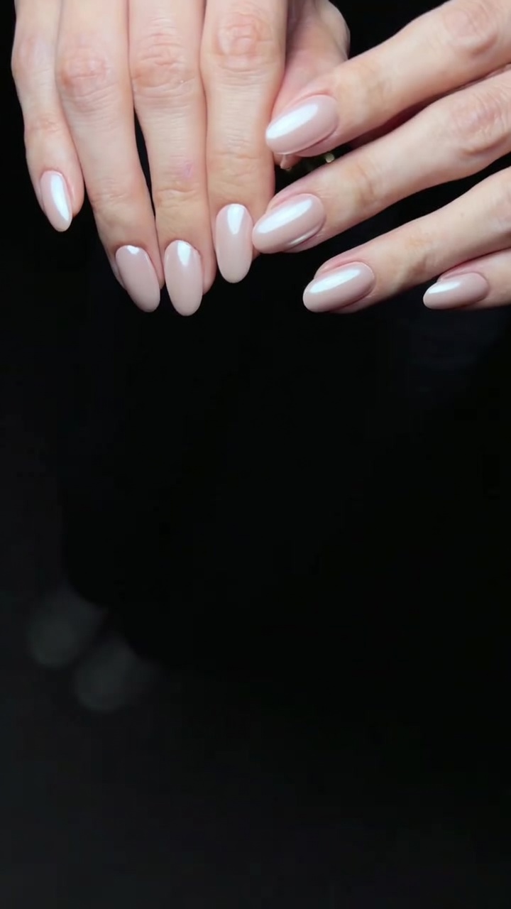 Paznokcie Pink Pearl Chrome — Tutorial krok po kroku