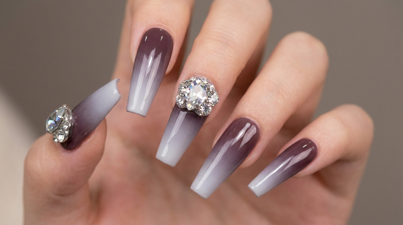 Elegancki gradient airbrush: od ciemnego fioletu do bieli — poradnik eksperta
