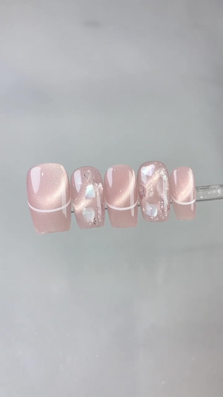 Paznokcie Nude Pink French z efektem Laser Cat-Eye — tutorial krok po kroku