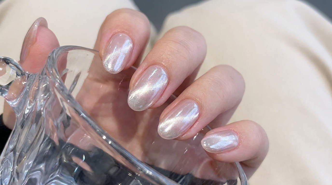 Hailey Bieber Pearl Chrome Aurora Glass Cat Eye — Instrukcja Krok po Kroku