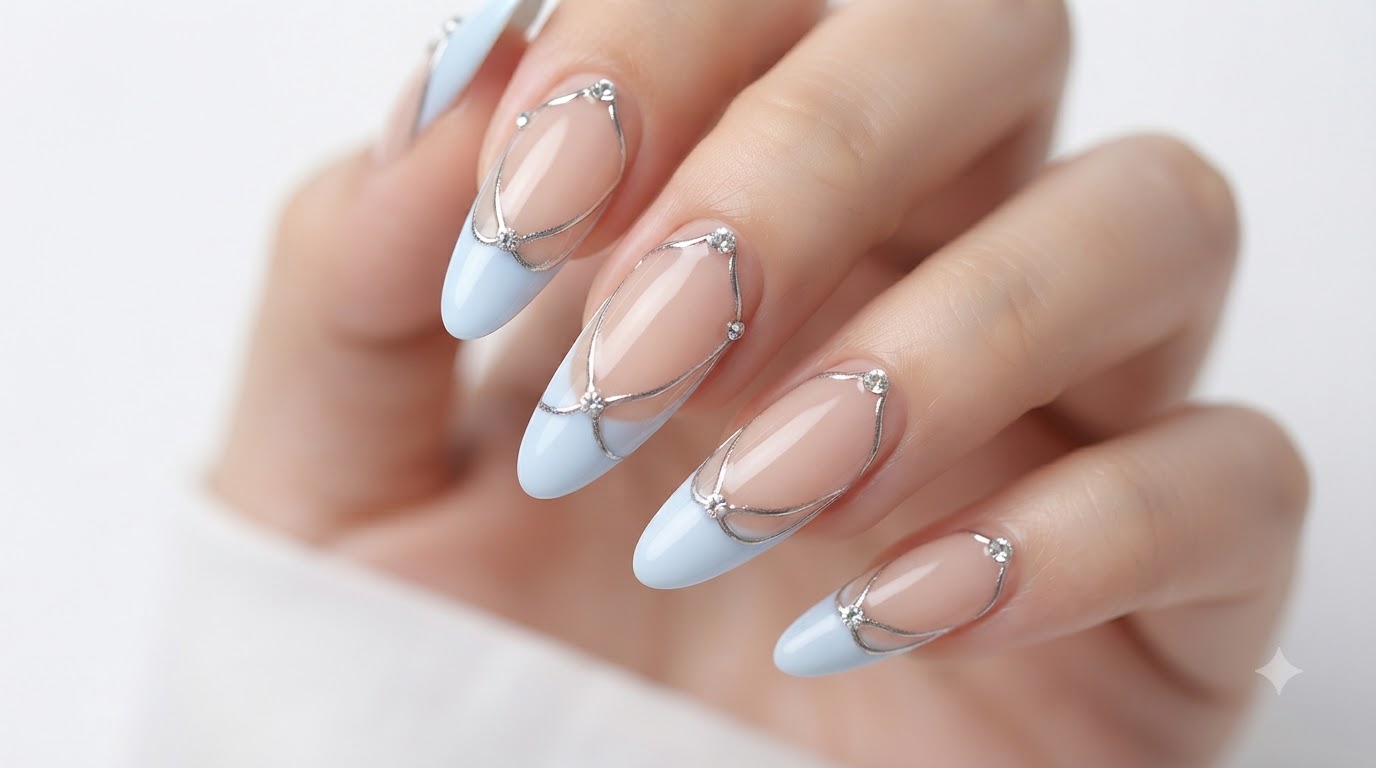 Paznokcie Baby Blue French z Srebrnymi Liniami i Cyrrkoniami — Tutorial Krok po Kroku